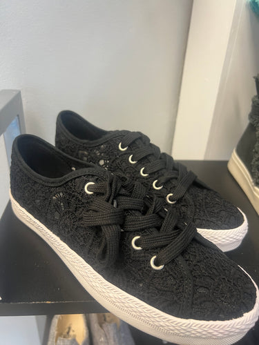 The flirty sneaker- last pair left size 8