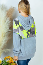 Load image into Gallery viewer, Camo hoodie